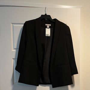NWT H&M blazer. Black-size medium.